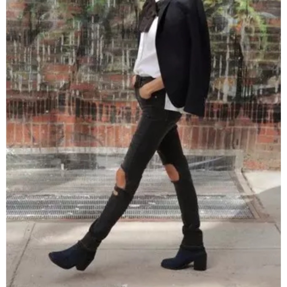 Mavi Adriana black jeans distressed holes in knees sz 25 EUC